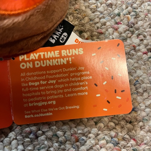 ๐ Dunkin Donuts x Bark Pumpkin Donut Scented Dog Toy - Picture 8 of 11